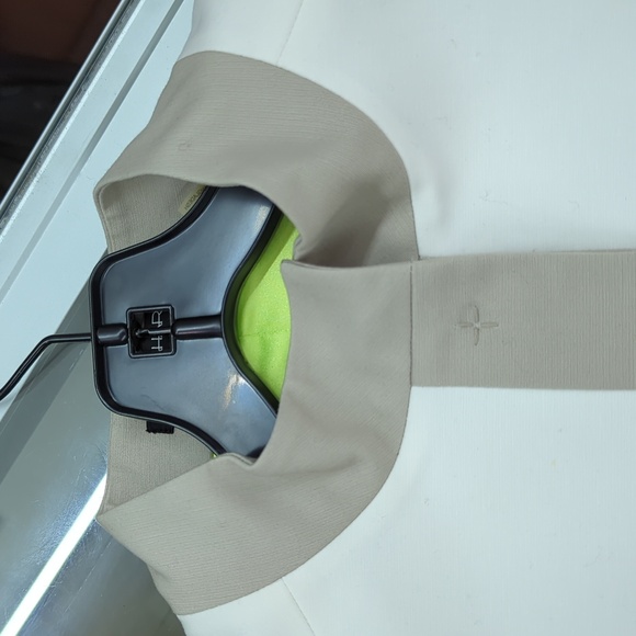 Tahari Jacket. Size 12. - Picture 8 of 10